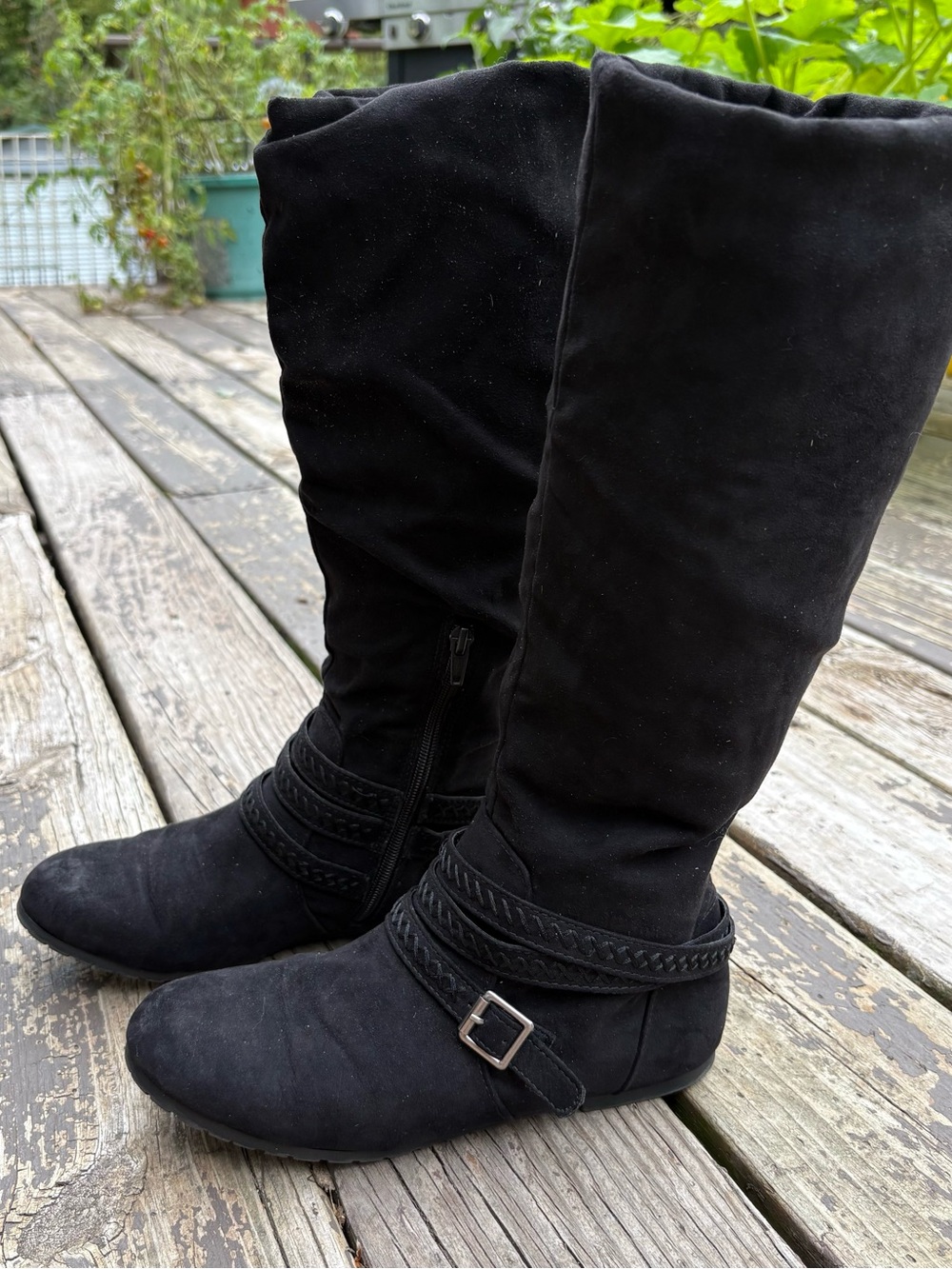 Women’s SO Black Suede Knee-high Boots with Braided Strap size 6.5